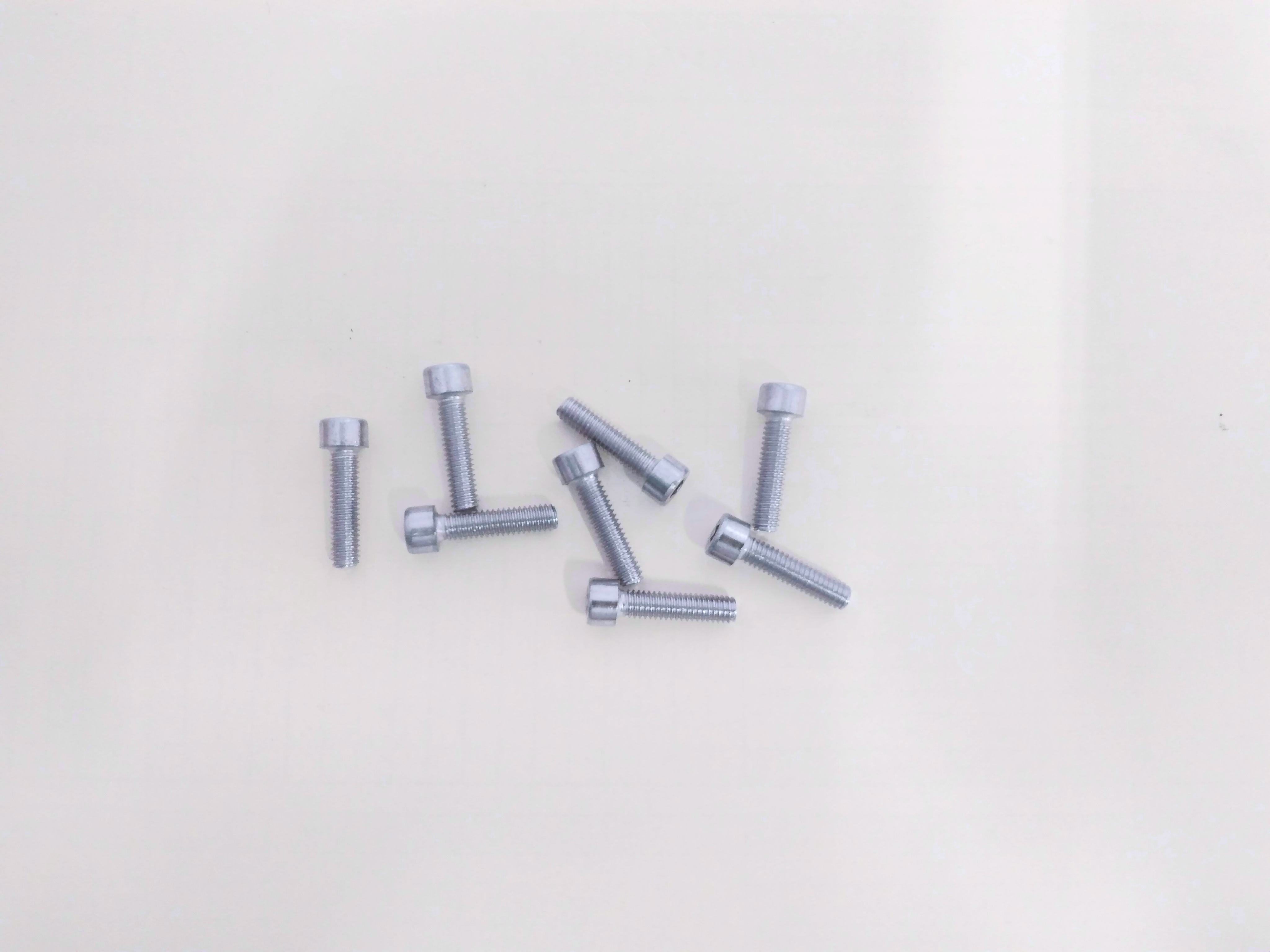 Ốc lục giác m4x20