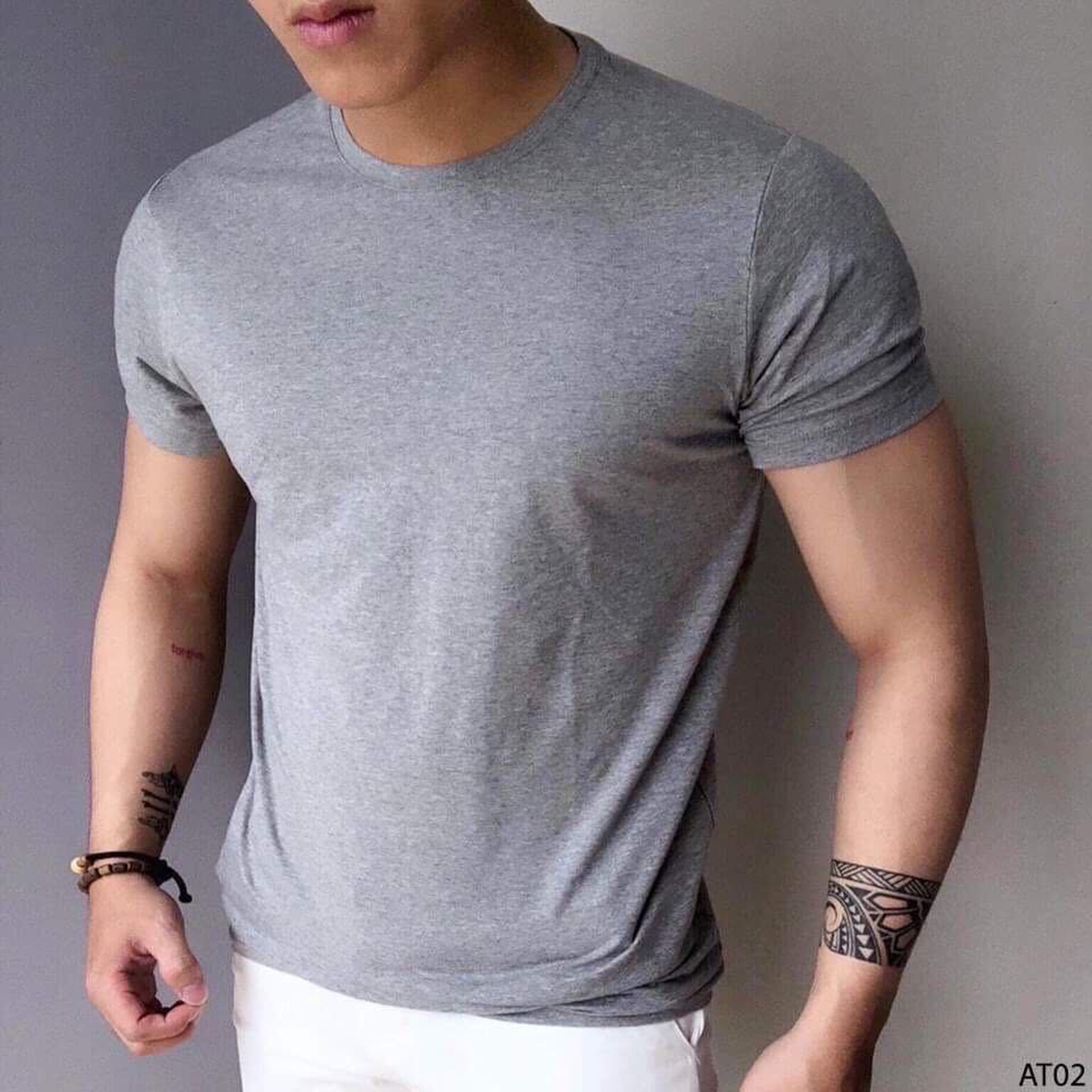 Áo thun nam Áo thun cổ tròn nam màu đen