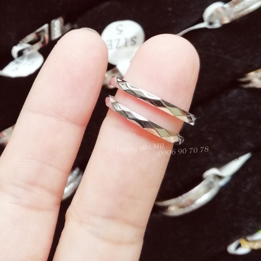 [GIÁ 1 CHIẾC] NHẪN TITAN CHẠM HOẠ TIẾT KIM CƯƠNG MÀU TRẮNG
