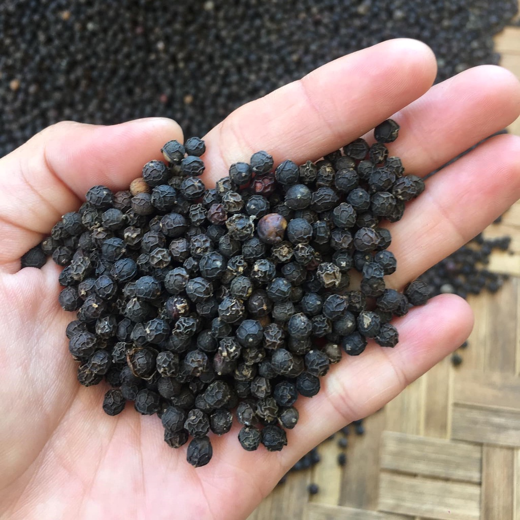 Tiêu đen nguyên hạt Bình Phước loại 1 dùng trong gia đình.