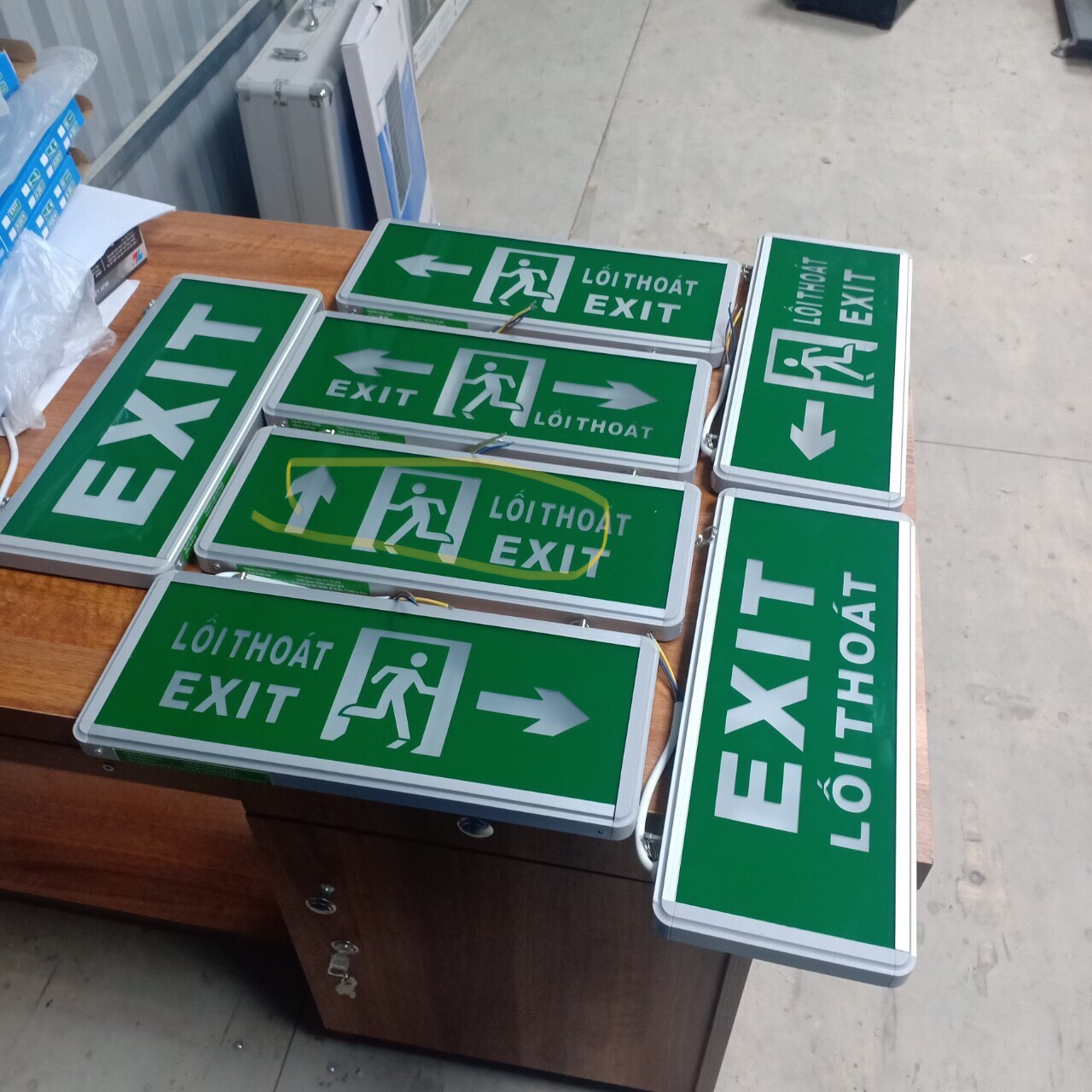 Đèn led exit đèn thoát hiểm 1 mặt và 2 mặt- rẽ trái,phả