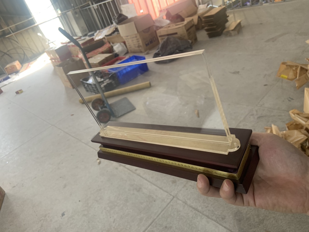 Combo 5 biển chức danh đế gỗ mặt mica