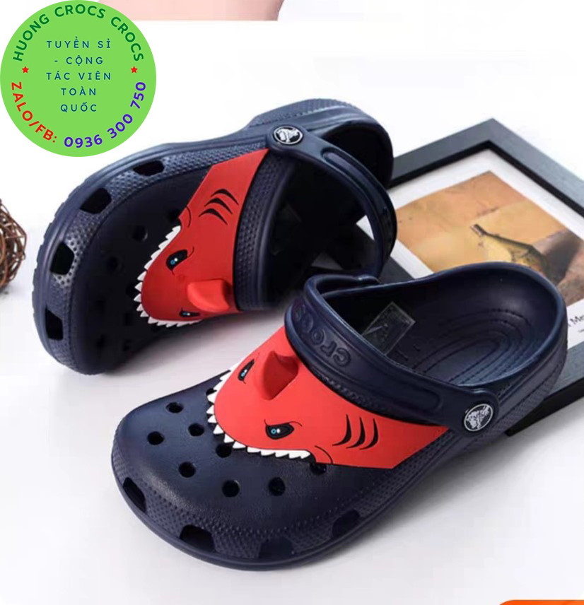 Dép sục nhựa đi mưa crocs band unicon sừng cá mập màu xanh navy
