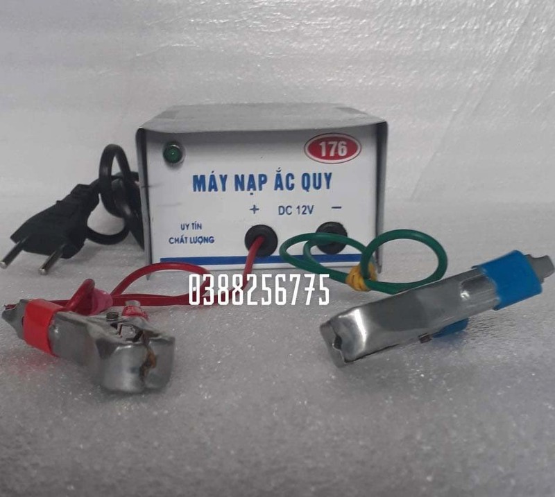 Máy nạp ắc quy 12v - bộ sạc bình acquy tự động 12v cho xe ô tô, xe máy.