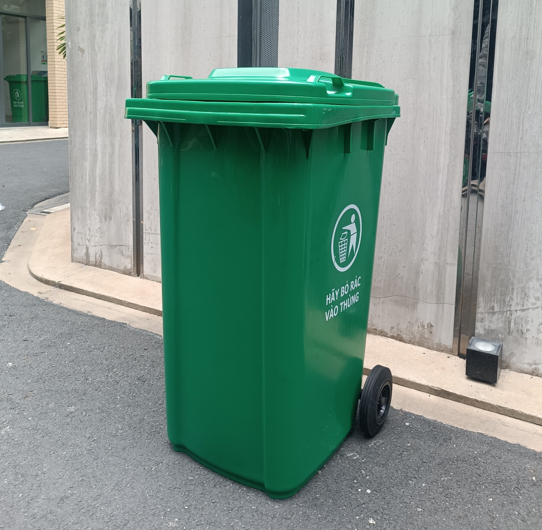 Thùng rác nhựa 240 lít - loại dày nặng 15kg