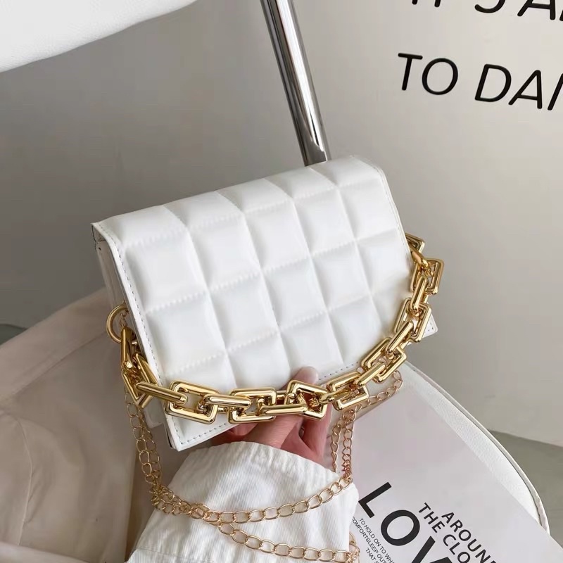 Túi trần trám dây xích cực xinh mới về ạ