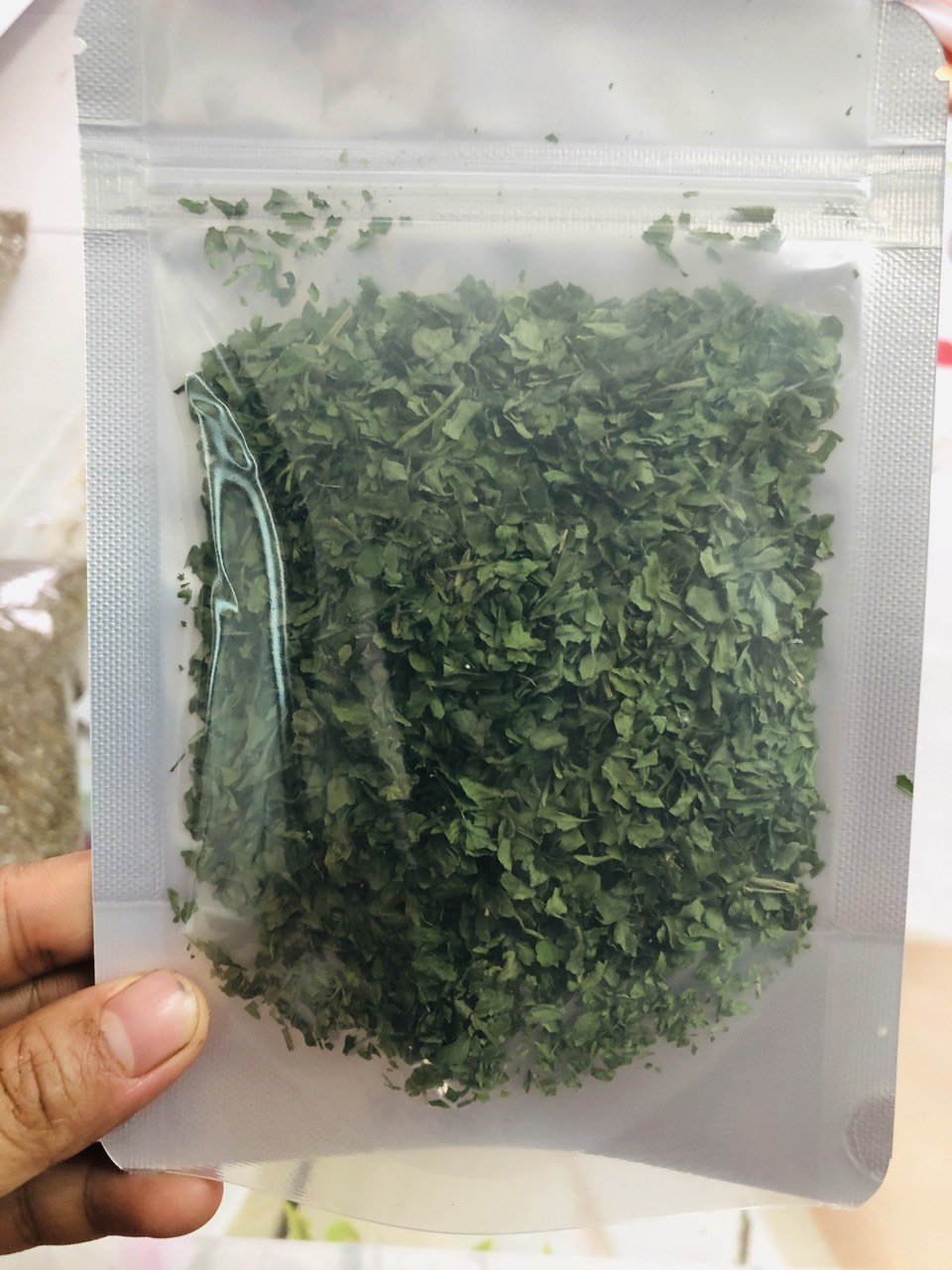 Lá Mùi tây Ngò Tây sấy khô nhập khẩu món Âu gói 10g (Parsley) - doanvat_hangduong