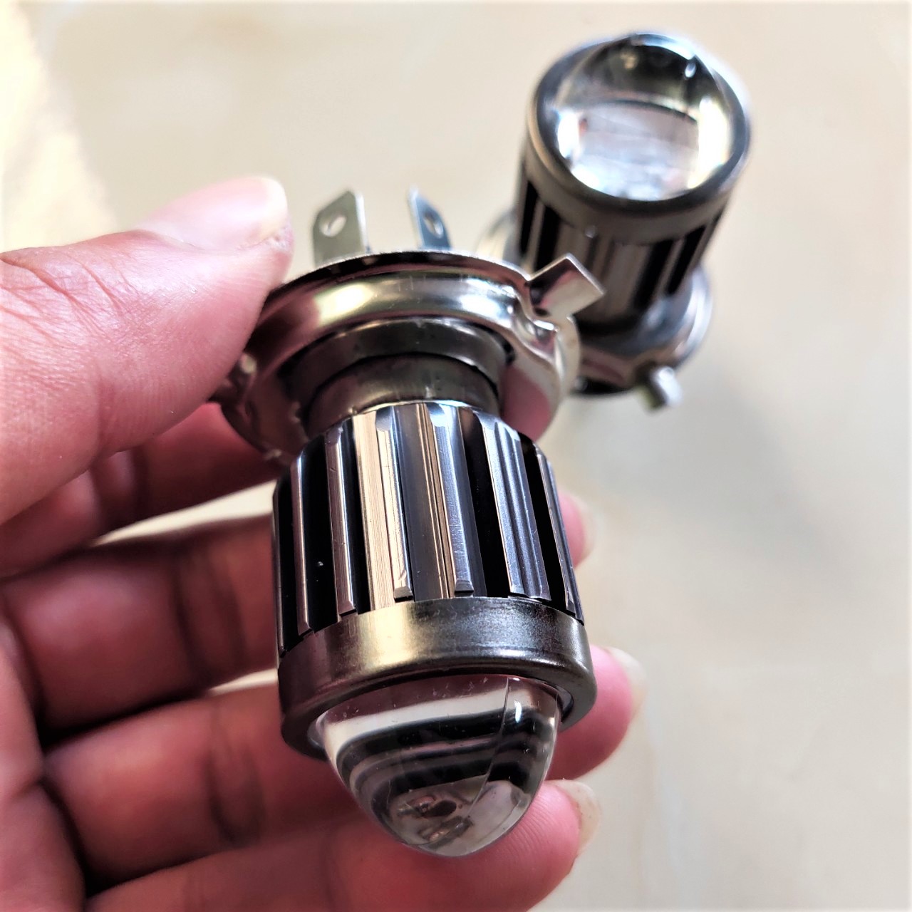 ĐÈN PHA LED SIÊU SÁNG XE MÁY 2 CHẾ ĐỘ CỐT VÀNG PHA TRẮNG HÀNG VÍP LOẠI TỐT , ĐÈN PHA XE MÁY SIÊU GOM