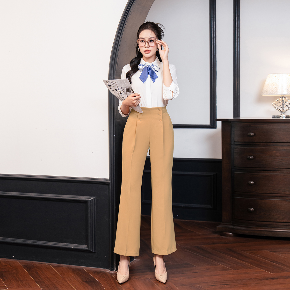 Quần ống loe lamer ly súp đính cúc bọc l64t23q011