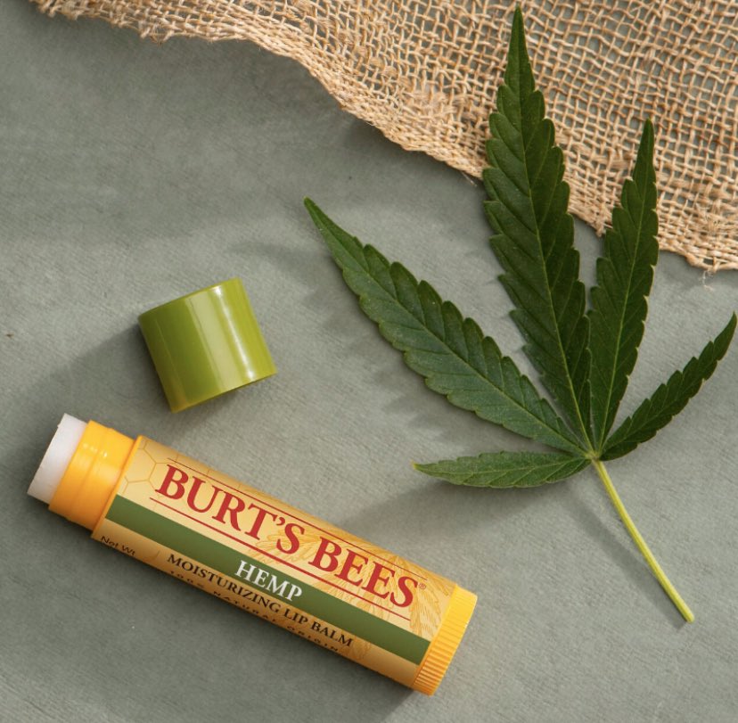 Date 03/2025 - Son dưỡng môi không màu Burt’s Bee Lip Balm Hempt từ dầu hạt gai và sáp ong