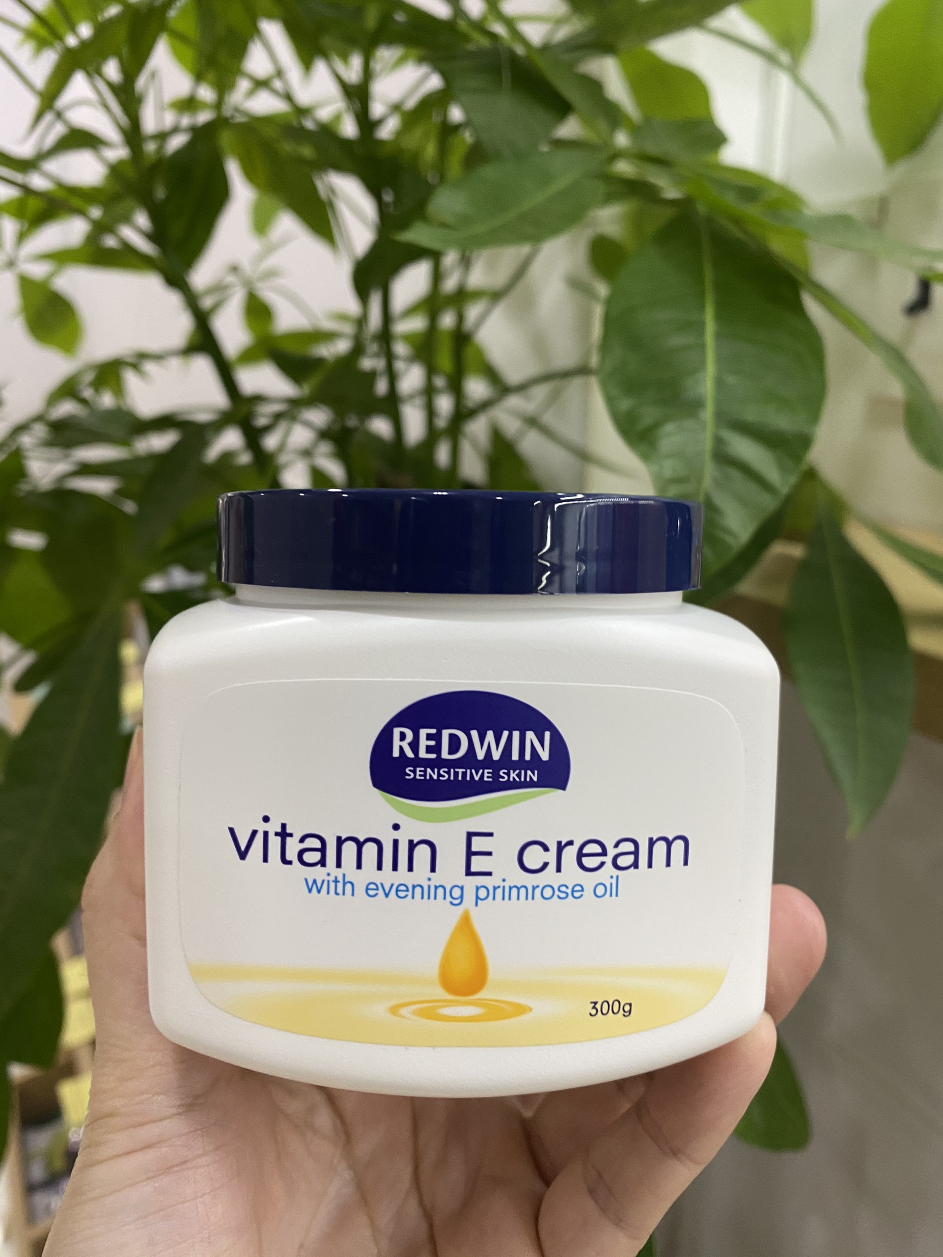 Kem dưỡng ẩm Redwin Vitamin E Cream