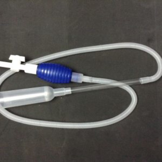 Bơm tay có van vặn dùng thay nước hút phân hồ cá to
