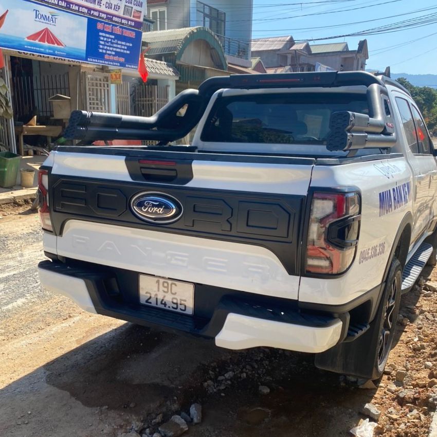 Ốp bưởng sau, ốp cốp sau ford ranger 2023 xts, xlt, raptor