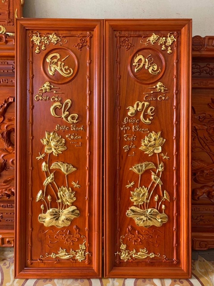 Tranh gỗ treo tường PHÚC ĐỨC CÂU ĐỐI CHA MẸ kích thước 37x107 giá tại xưởnG