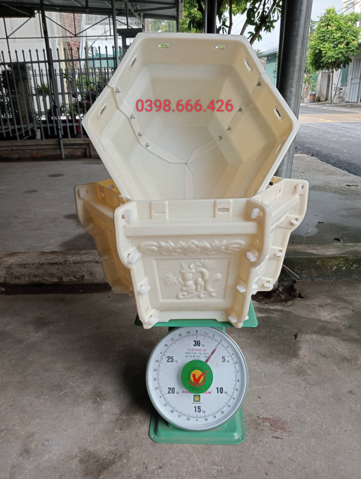 Khuôn đúc chậu cảnh lục giác 40 đổ đáy không kèm chân đôn nhựa ABS đầy đủ lòng trong