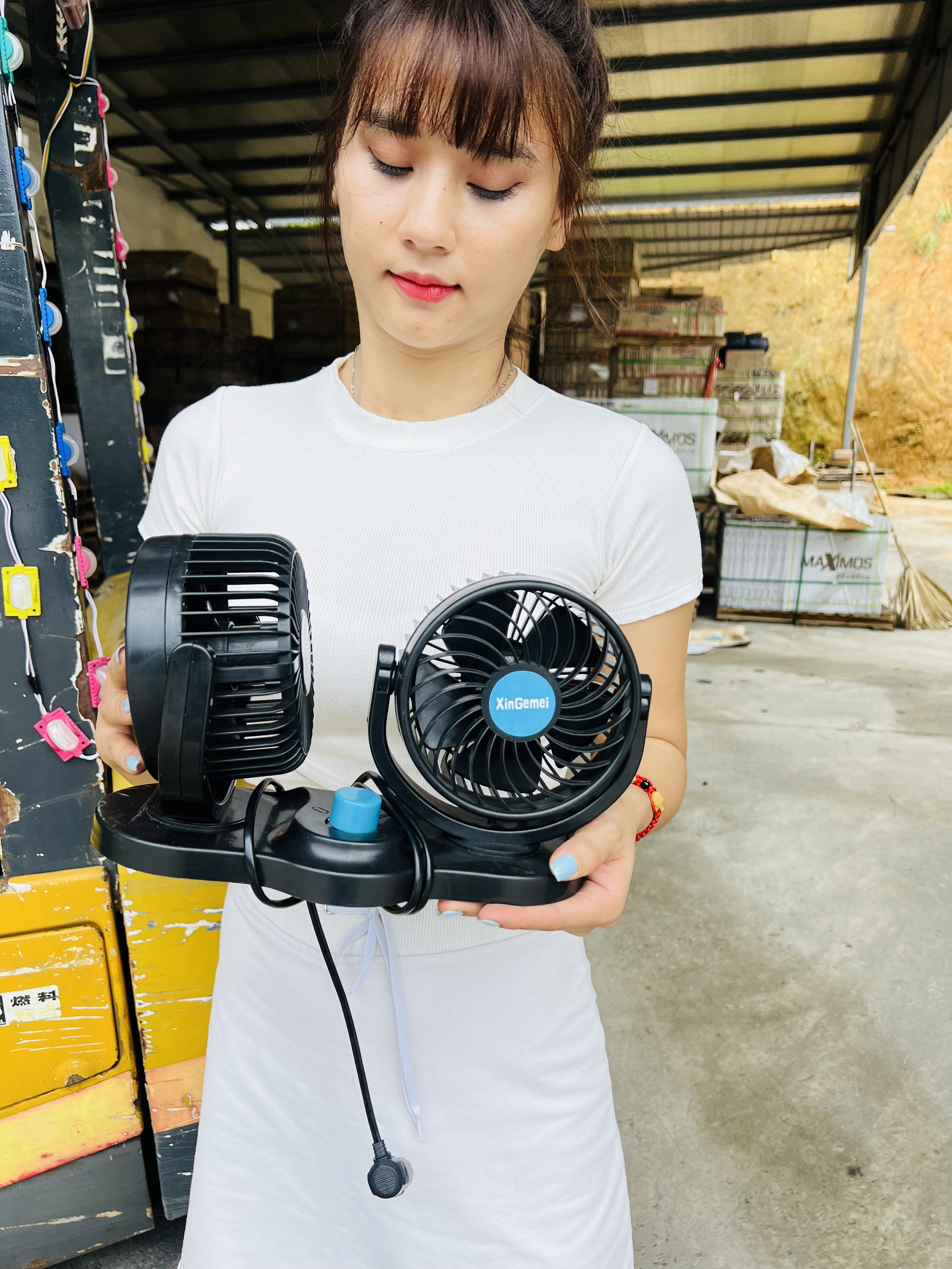 Quạt đôi 2 lồng quạt to 15cm cho xe ô tô, xe tải điện 12v và 24v