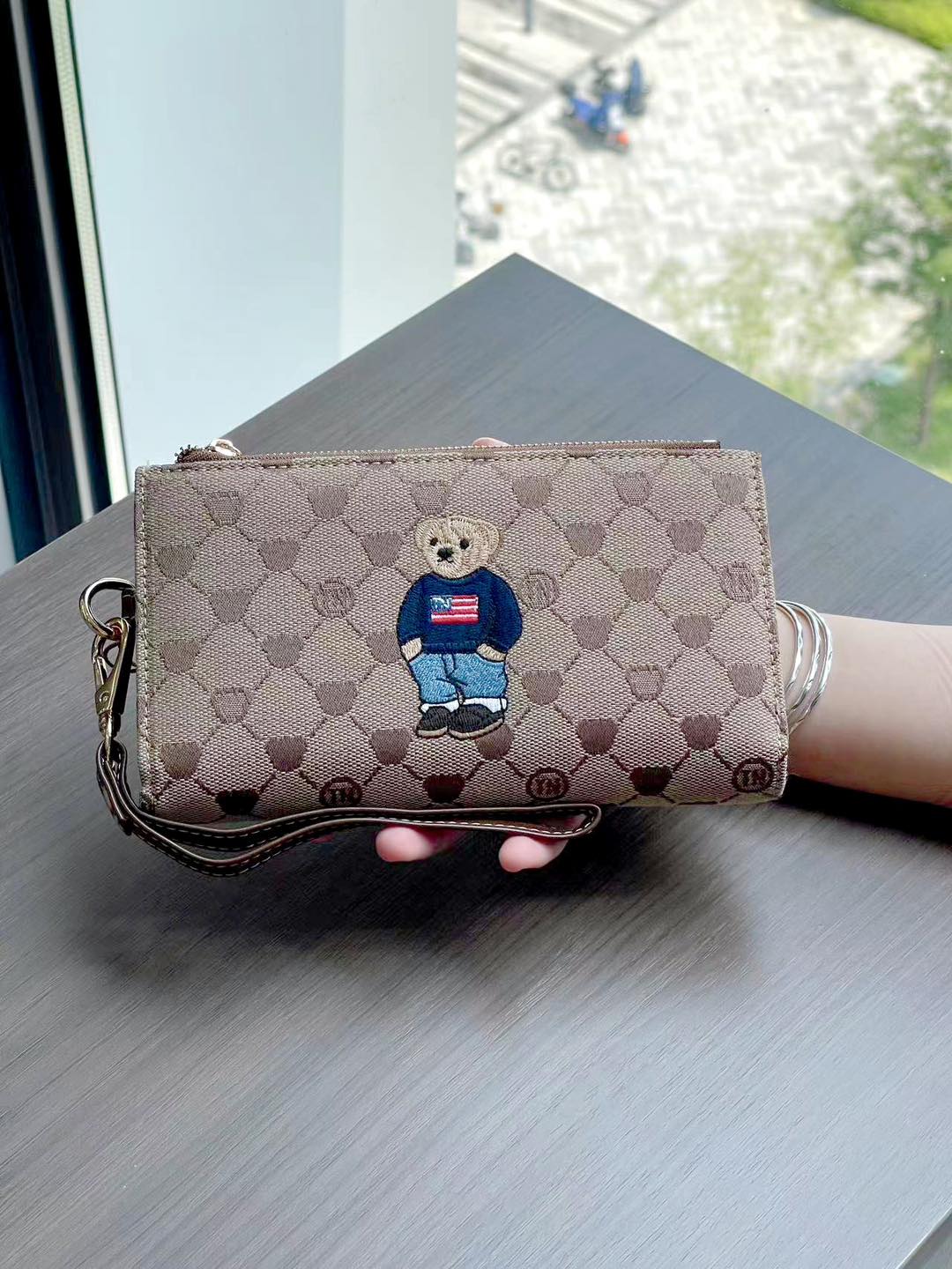 Ví clutch ttwn bear tt2446 chính hãng