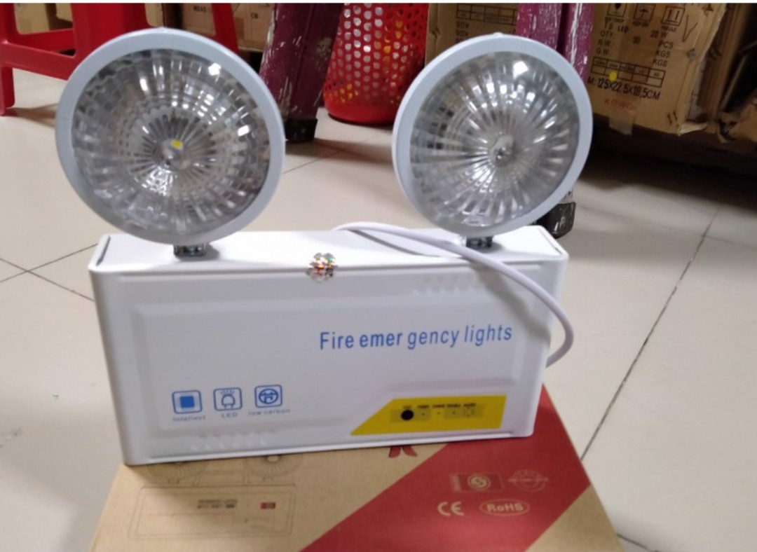 Đèn led mắt mèo chiếu sáng thoát hiểm sự cố khẩn cấp