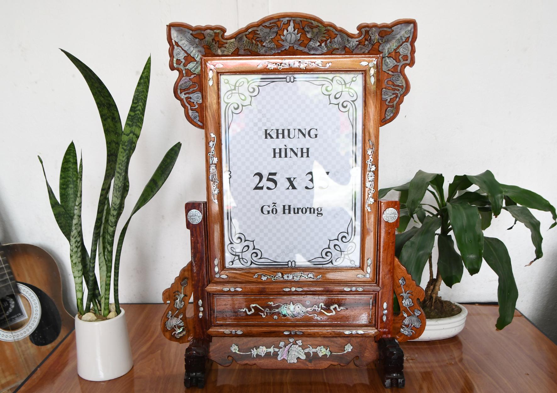 KHUNG ẢNH THỜ GỖ HƯƠNG 25X35