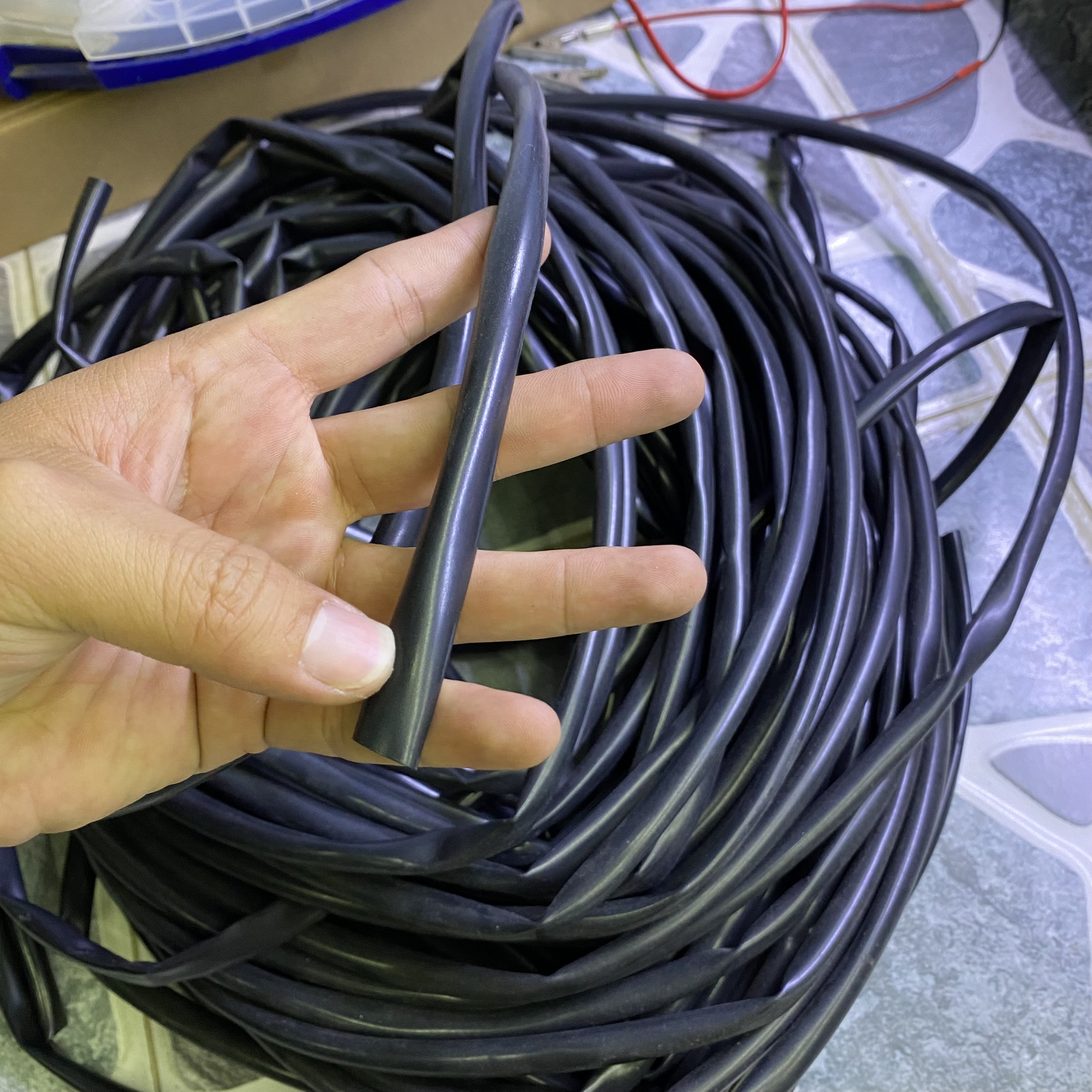 Ống nhựa luồn dây điện 10mm xe máy màu đen