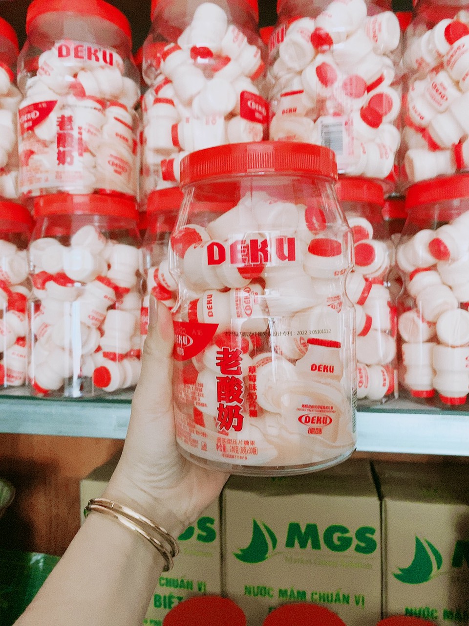 Kẹo sữa chua Deku