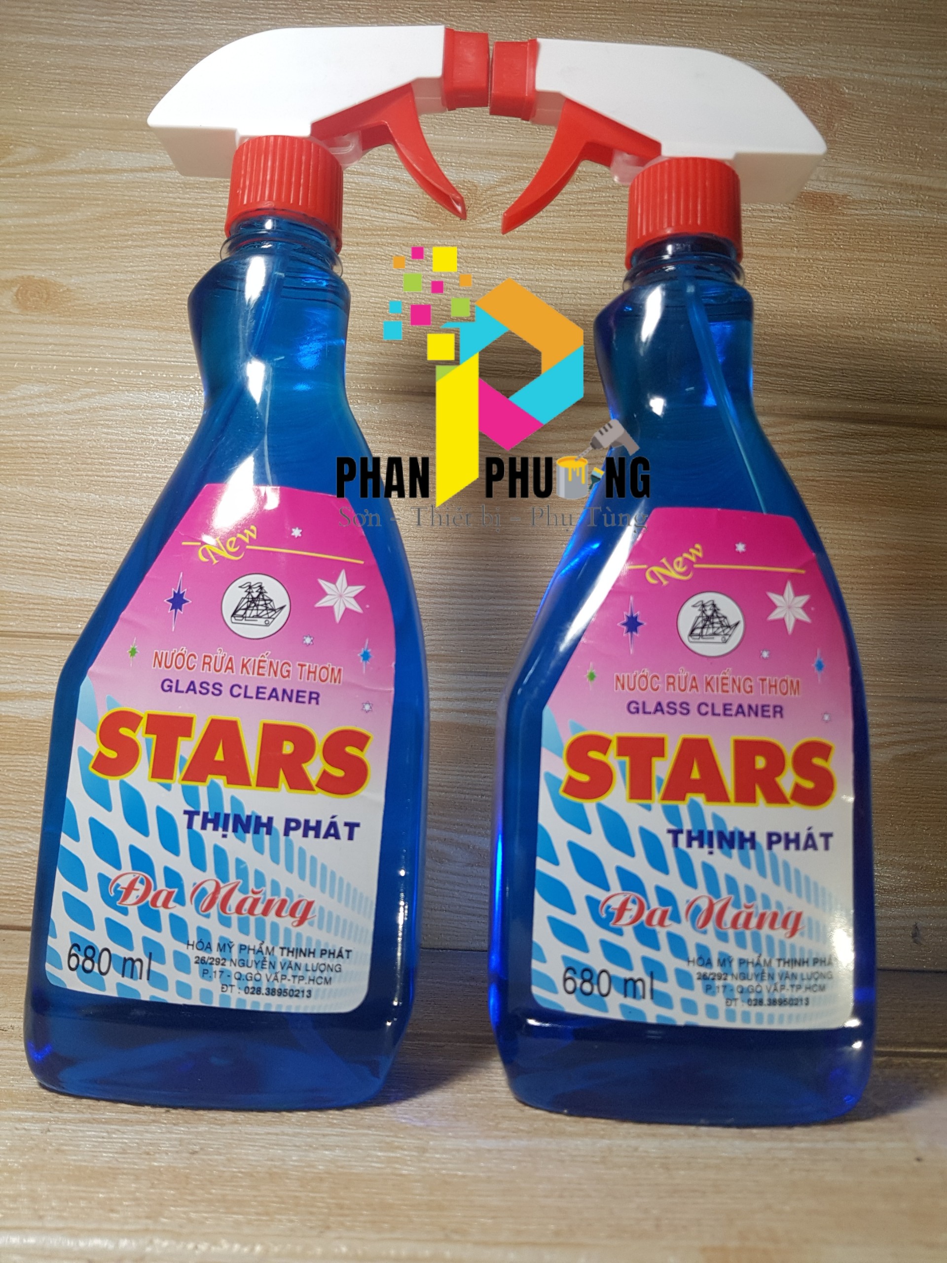 Chai xịt nước lau kính / bình nước rửa kiếng thơm stars 680ml