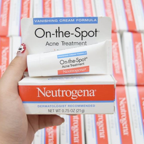 Kem Thoa Mụn Neutrogena On The Spot Acne Treatment
