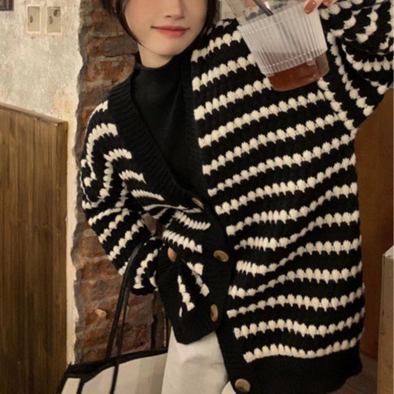 Áo len khoác ngoài Cardigan hoạ tiết ô thoi hàng Quảng Châu chất lượng, Áo cardigan form rộng dài tay phong cách Hàn Quốc Mocshop