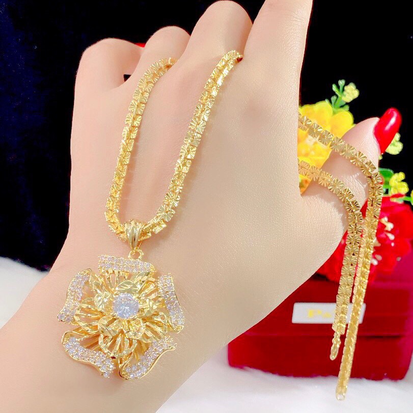 Dây chuyền nữ mặt hoa mạ vàng 18k mẫu mới cực đẹp
