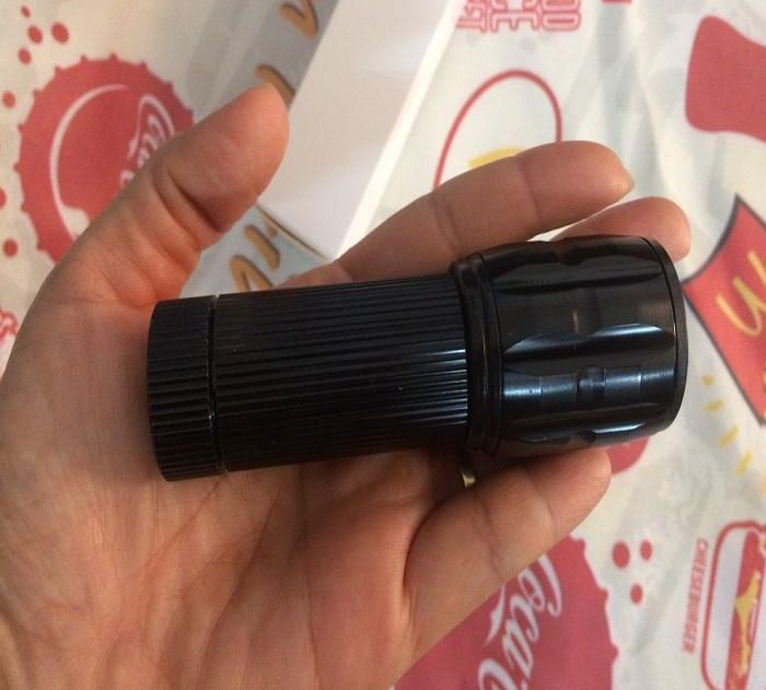 TẶNG KÈM PIN. ĐÈN PIN. BÓNG LED CÓ 3 CHẾ ĐỘ SÁNG TÙY CHỈNH. HỘP TRẮNG. TH343