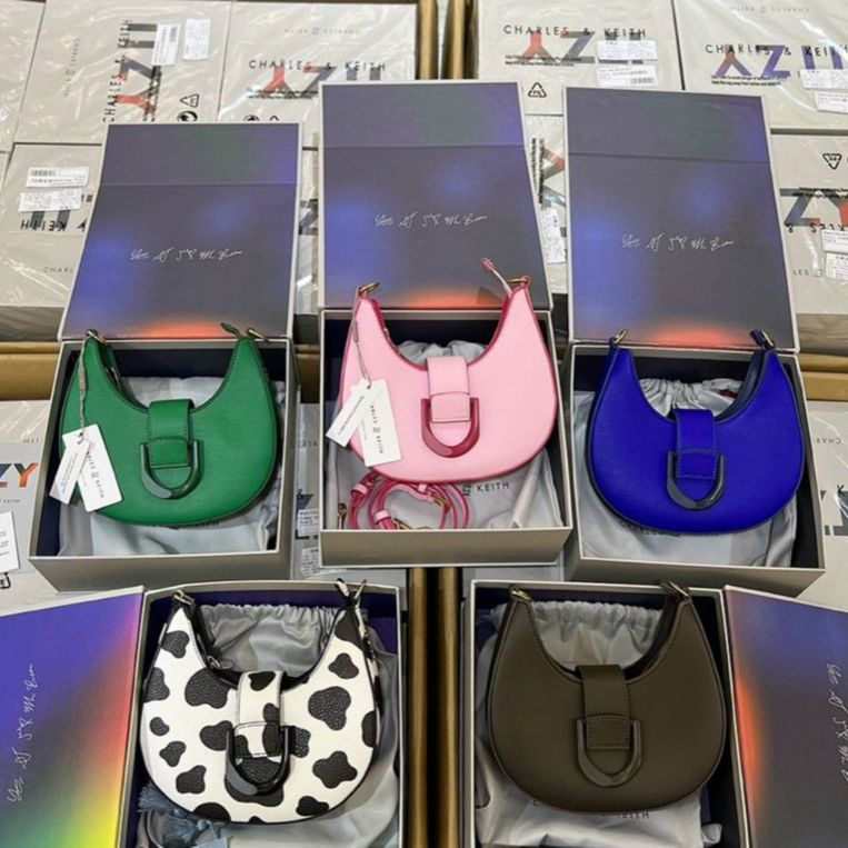 TÚI ĐEO CHÉO NỮ ITZY FULLBOX Size :19cm*6cm*11cm