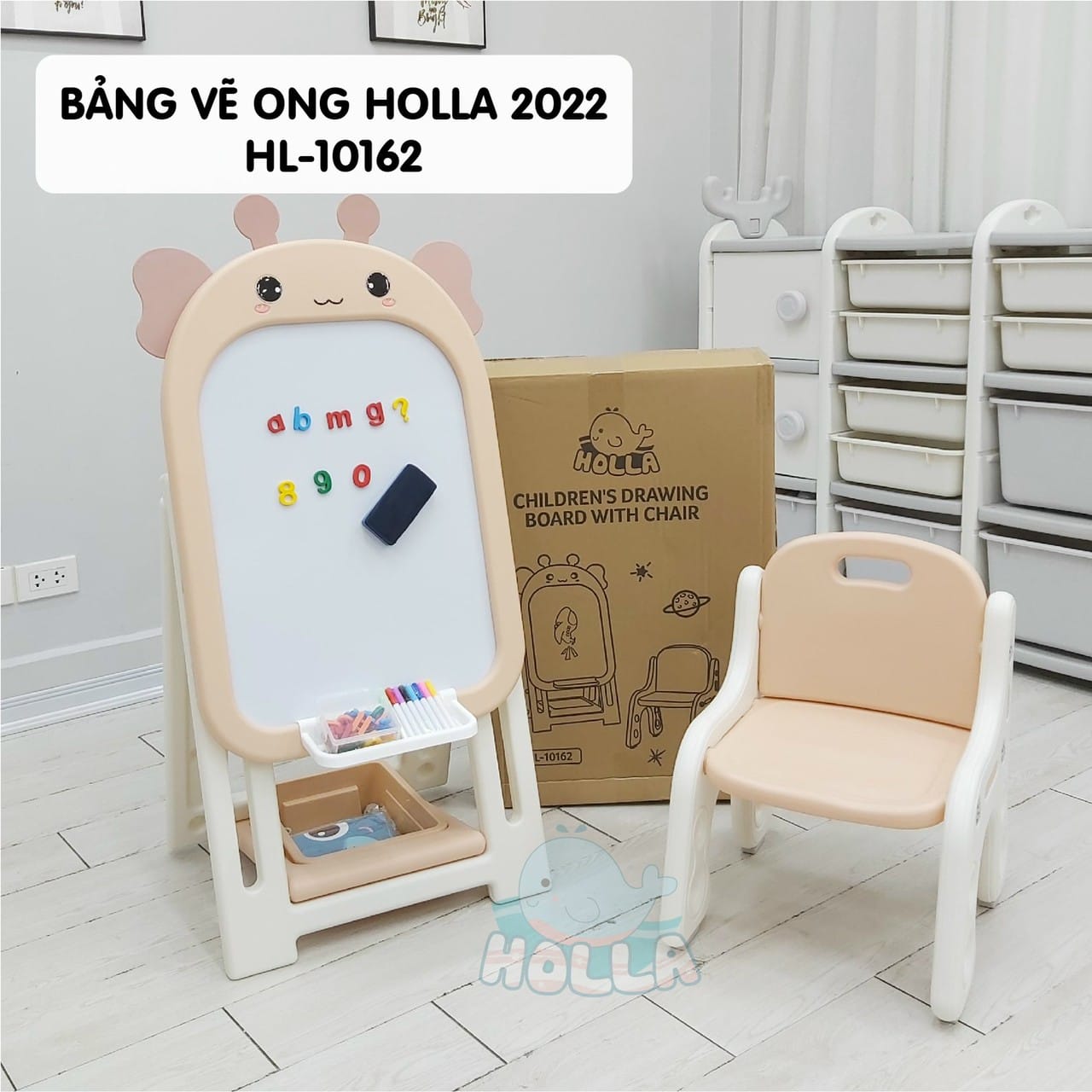 Bảng vẽ Ong HOLLA 2022 được thiết kế để đáp ứng tốt nhu cầu vẽ của các nghệ sĩ, học sinh, sinh viên hay cả những người làm việc vẽ kỹ thuật. Với thiết kế thông minh và chất liệu chất lượng cao, bạn sẽ được trải nghiệm những giây phút sáng tạo tuyệt vời. Hãy xem hình ảnh liên quan để thấy sự khác biệt của bảng vẽ Ong HOLLA