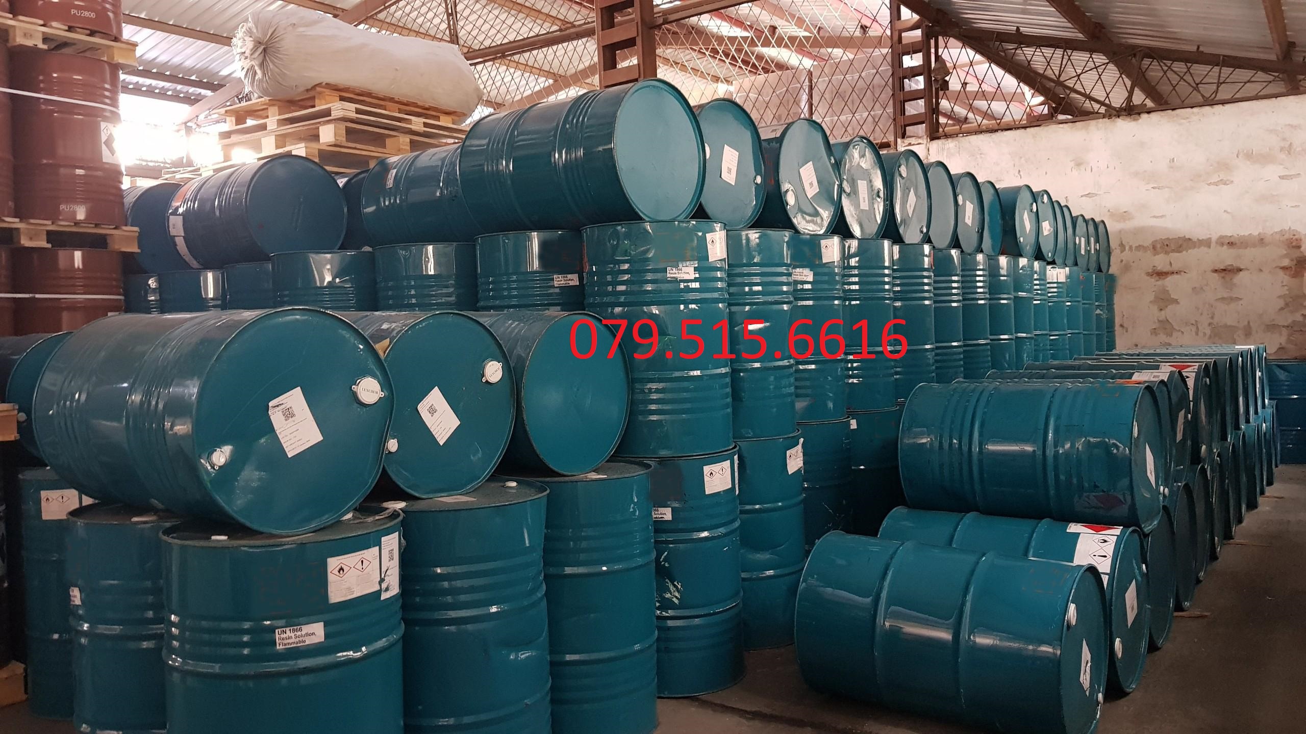 Nhựa Composite Polyester Resin + Sợi Thủy Tinh + Chất Đóng Rắn