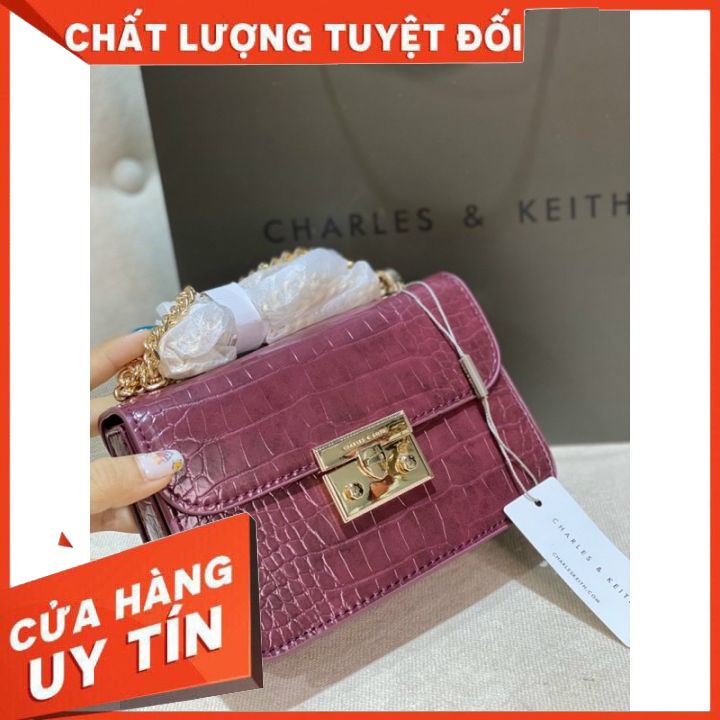 Túi xách nữ - túi đeo vai charles & keith màu đỏ
