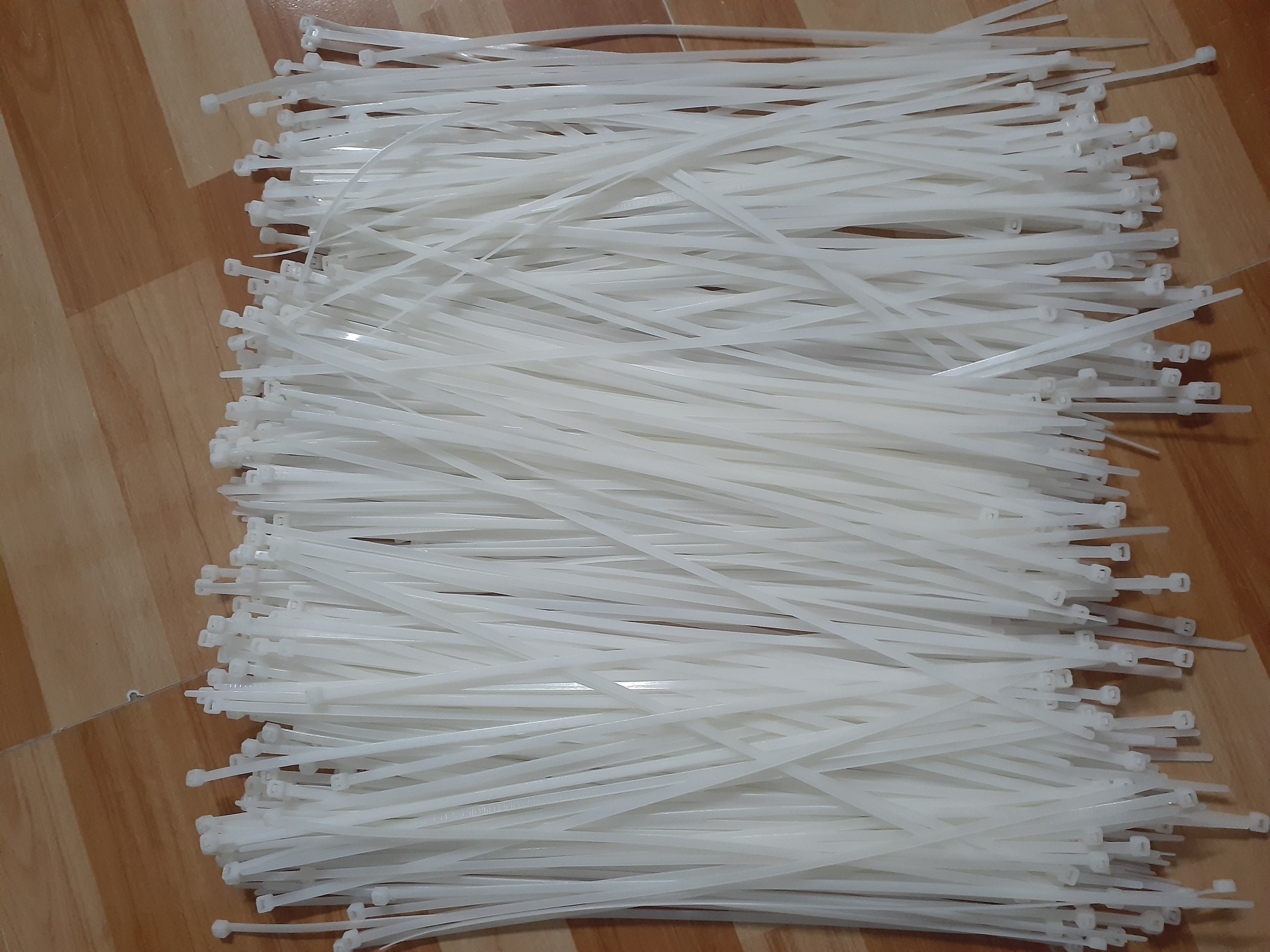 1Kg dây rút nhựa, dây thít nhựa 40cm - chuyên sỉ Bến Tre