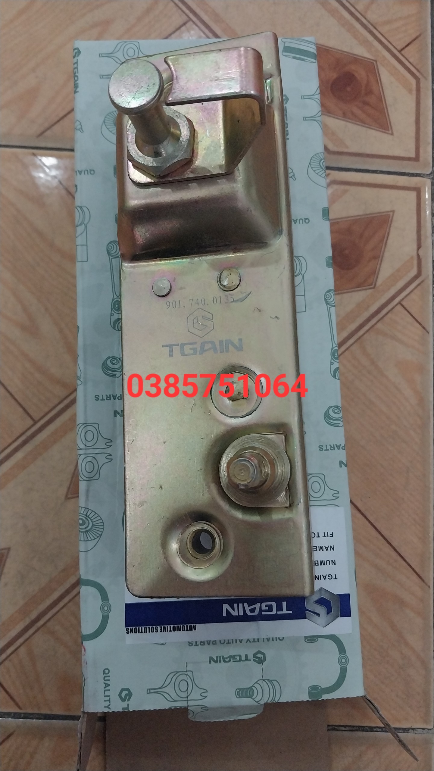 Khóa cửa sau, cửa hậu xe mercedes sprinter 16 chỗ
