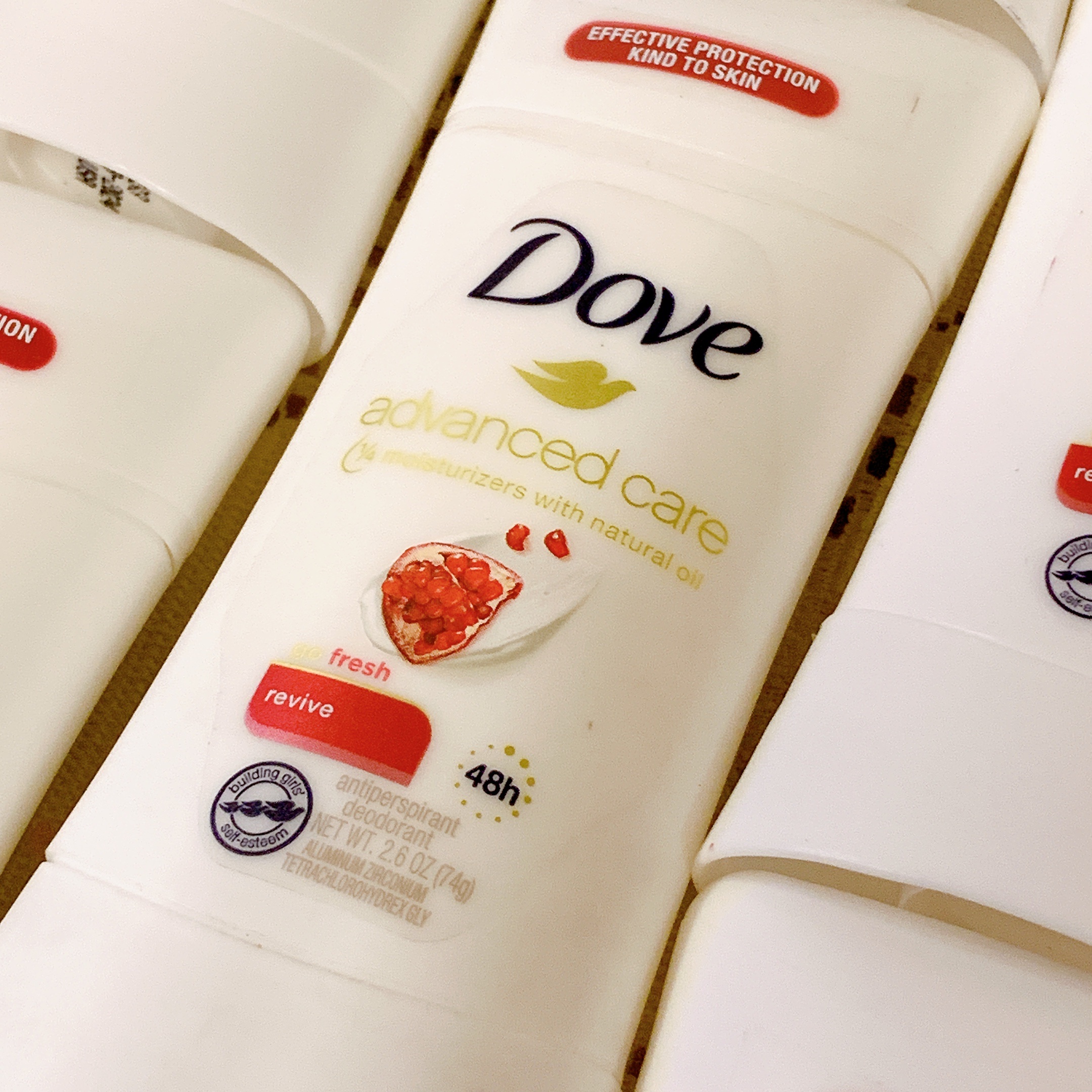 Lăn khử mùi dove advanced care