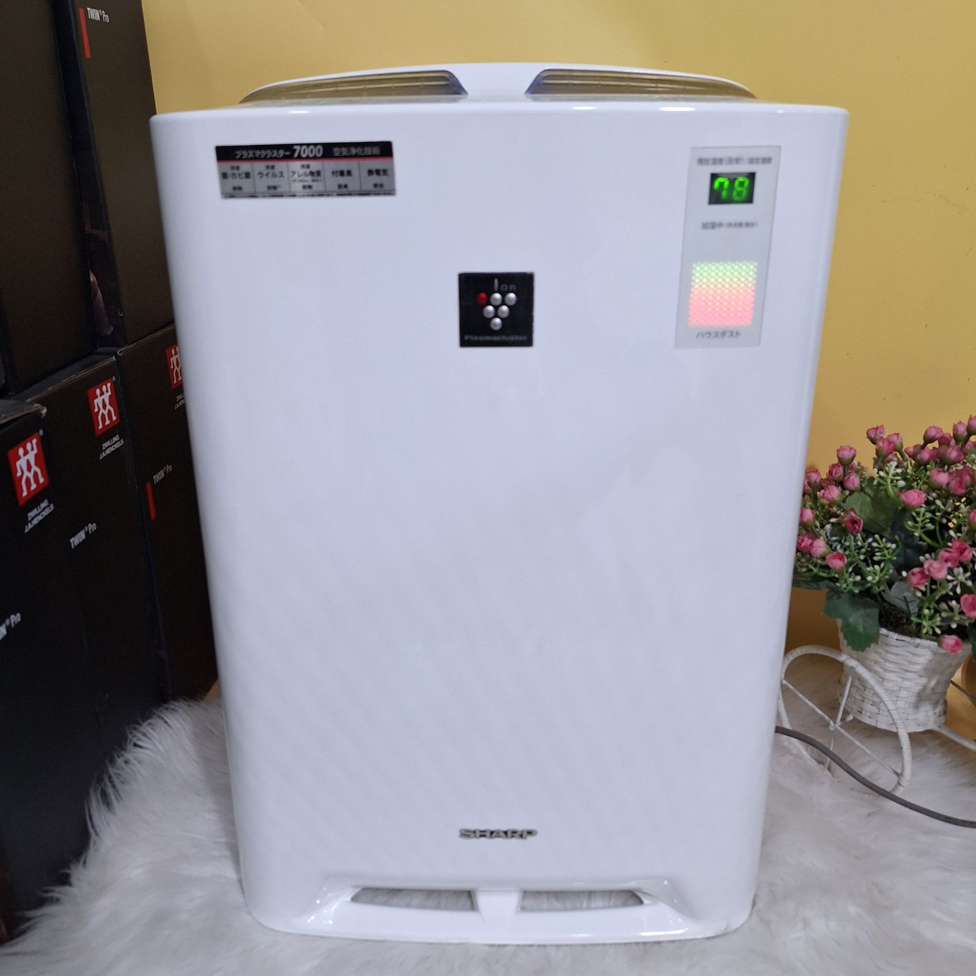 Máy lọc không khí Sharp tạo ẩm 7000 ion nội địa nhật bãi model KC-Z45