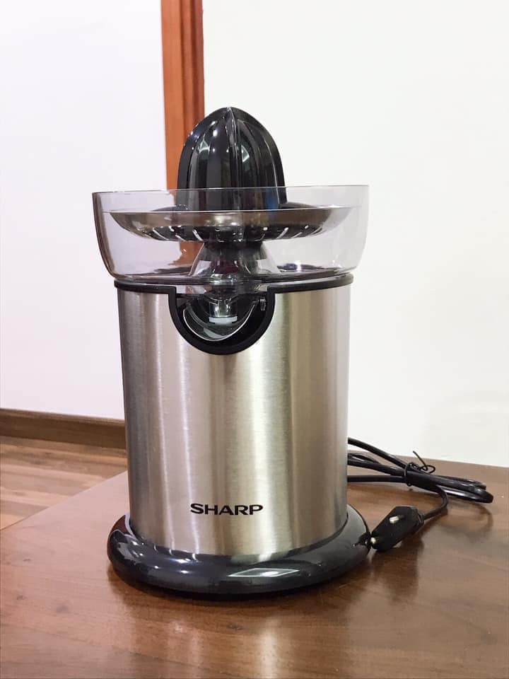 Máy Vắt Cam SHARP EJ-J130-ST đầu rót trực tiếp không cần cốc, lưới lọc bằng thép không gỉ, vắt cực nhanh với CS 130W