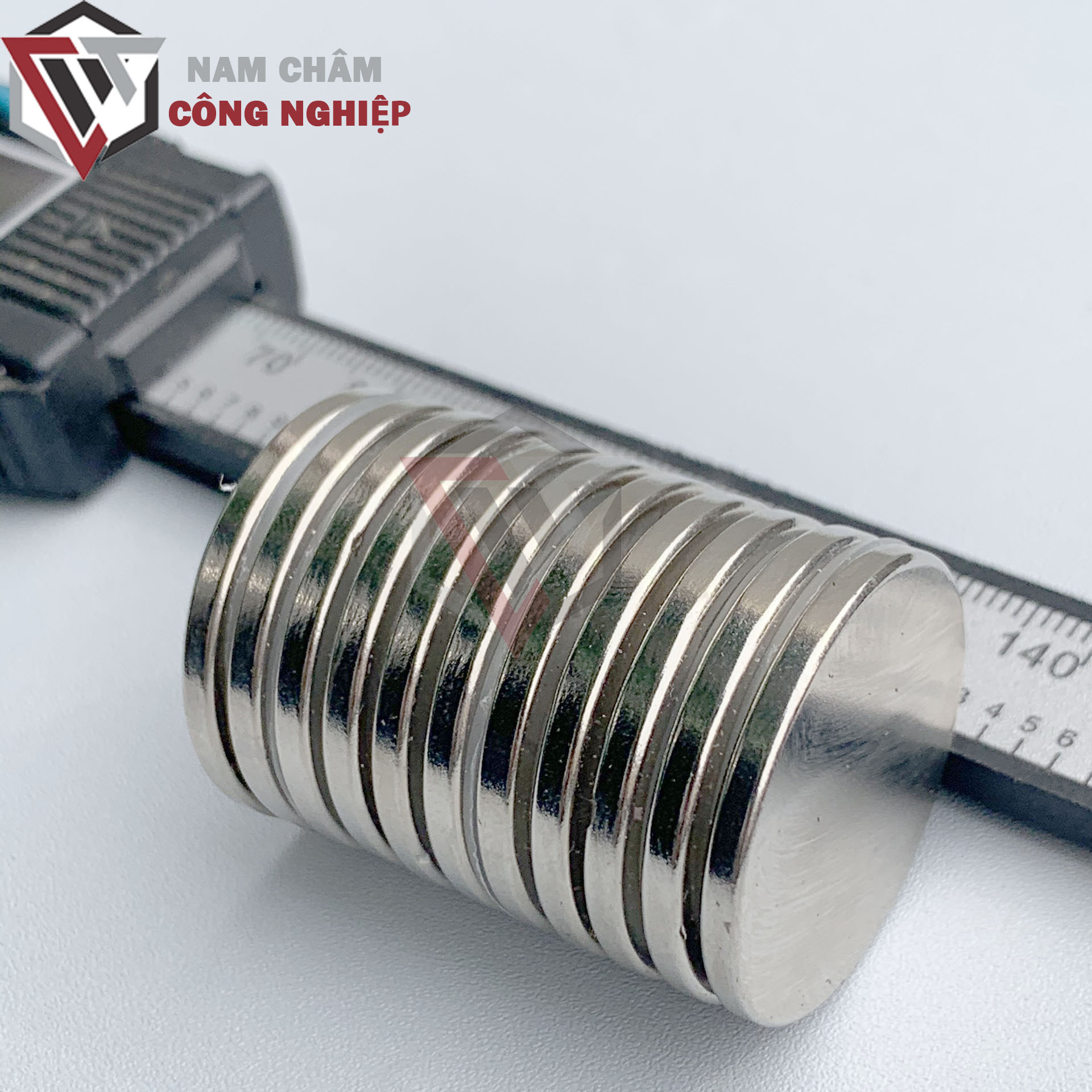 Nam châm tròn 30x3mm nam châm đất hiếm màu trắng siêu mạnh