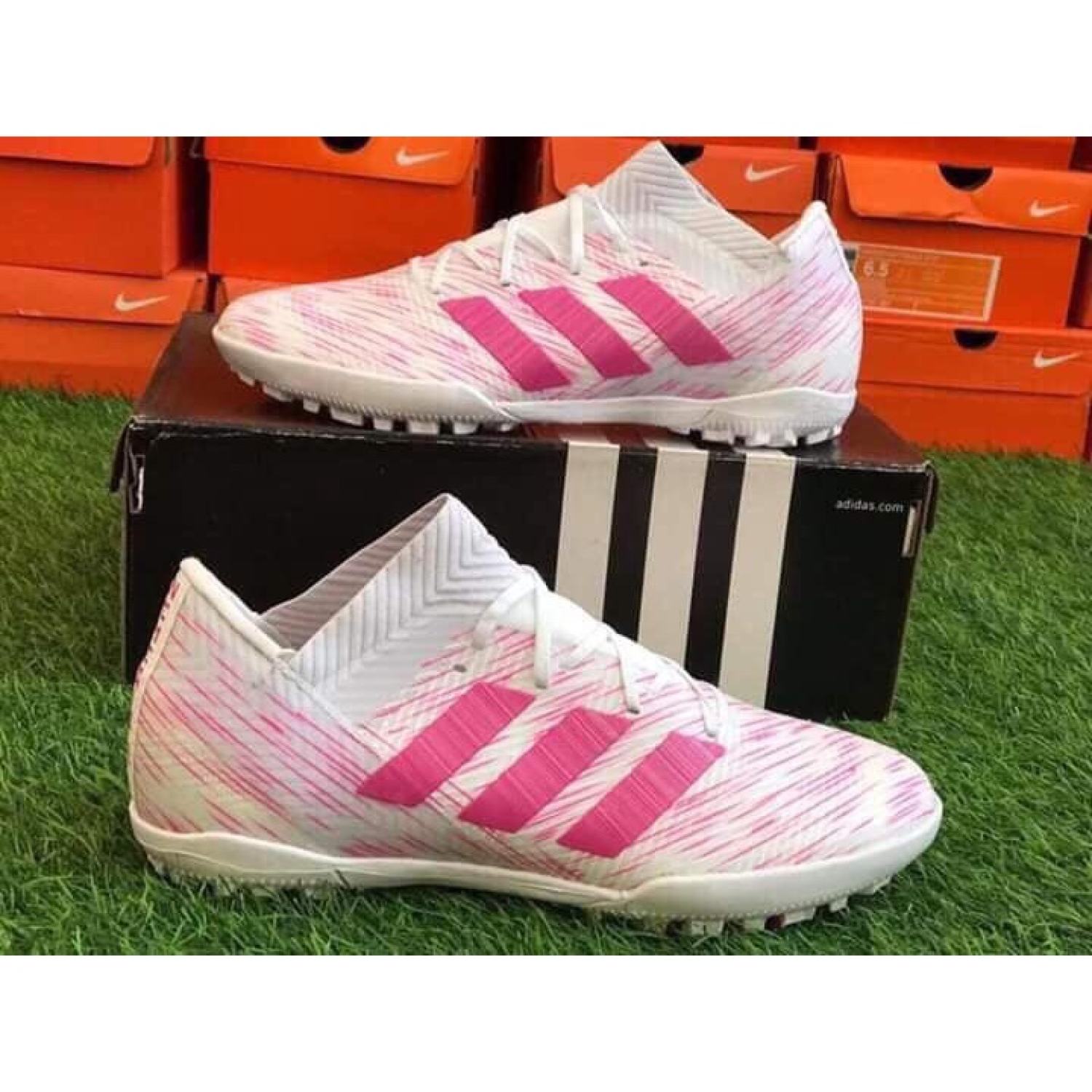 Giày đá bóng nemeziz 18.3 tf - trắng hồng