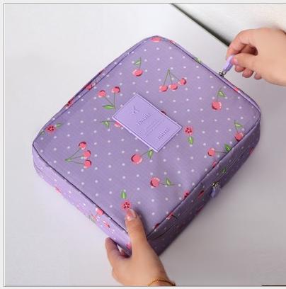 Túi nhỏ đựng vật dụng cá nhân tiện dụng khi đi du lịch