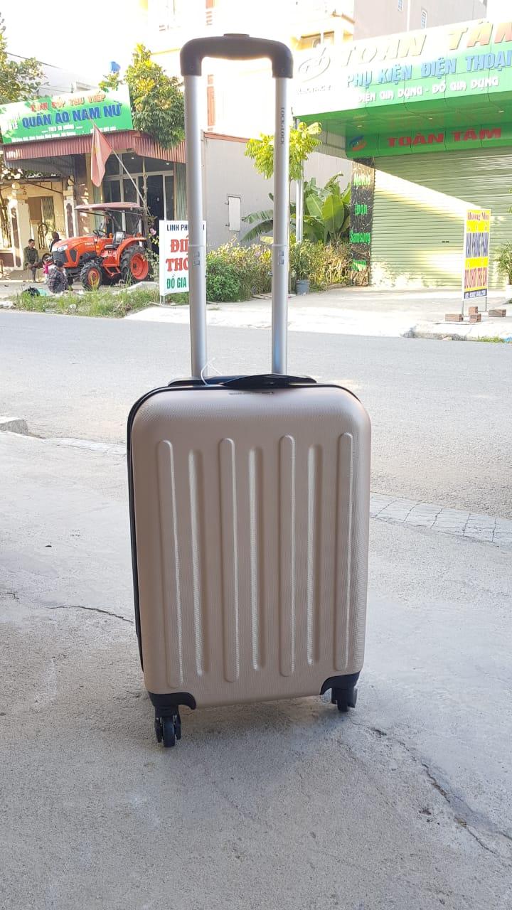 Vali du lịch xách tay có khóa số Lock&Lock Travel Zone LTZ615GDSS 20inch