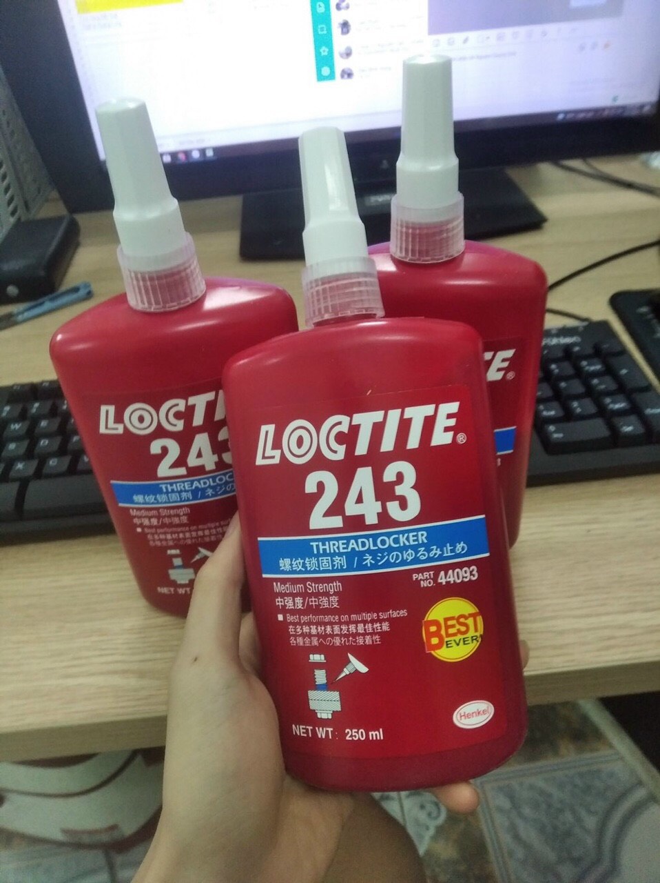 Keo khóa ren bulong ốc vít Loctite 243- chai 50ml