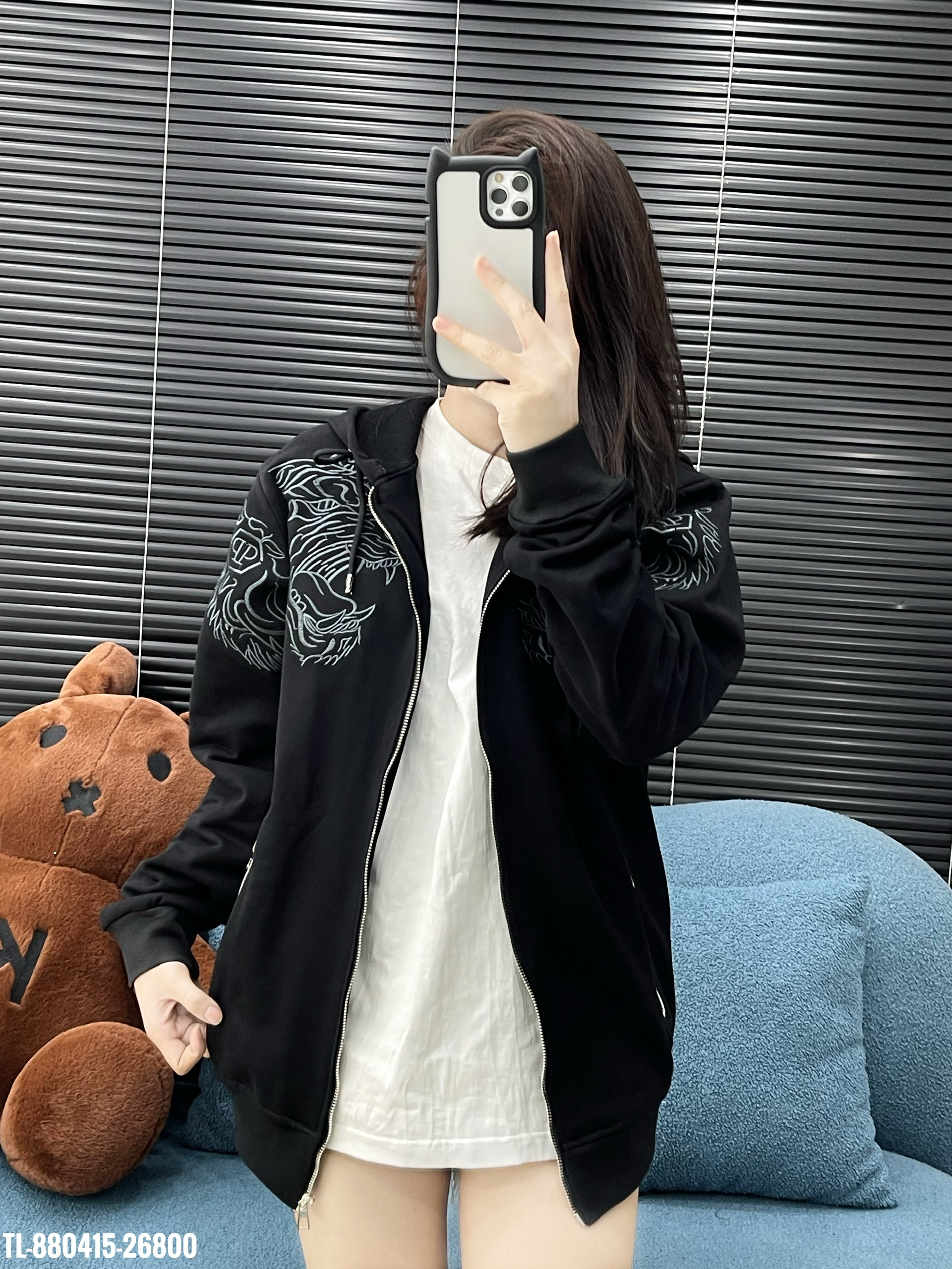  Áo Khoác Hodi Zip Philip Thêu hình hổ 2 bên ngực - Áo hôdie Philip Plein thêu đầu hổ hai bên siêu chất 