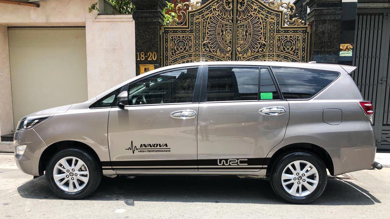 Tem Dán Xe Toyota Innova Bạc Mẫu Đơn Giản