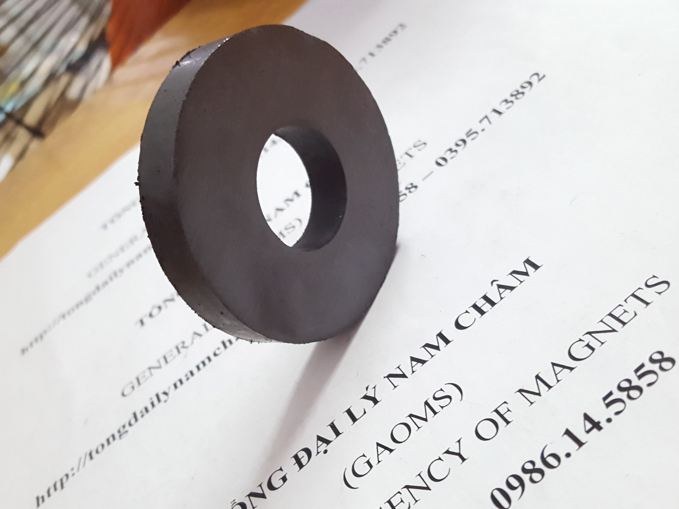 Nam châm đen, nam châm làm loa 70x10 lỗ 32mm