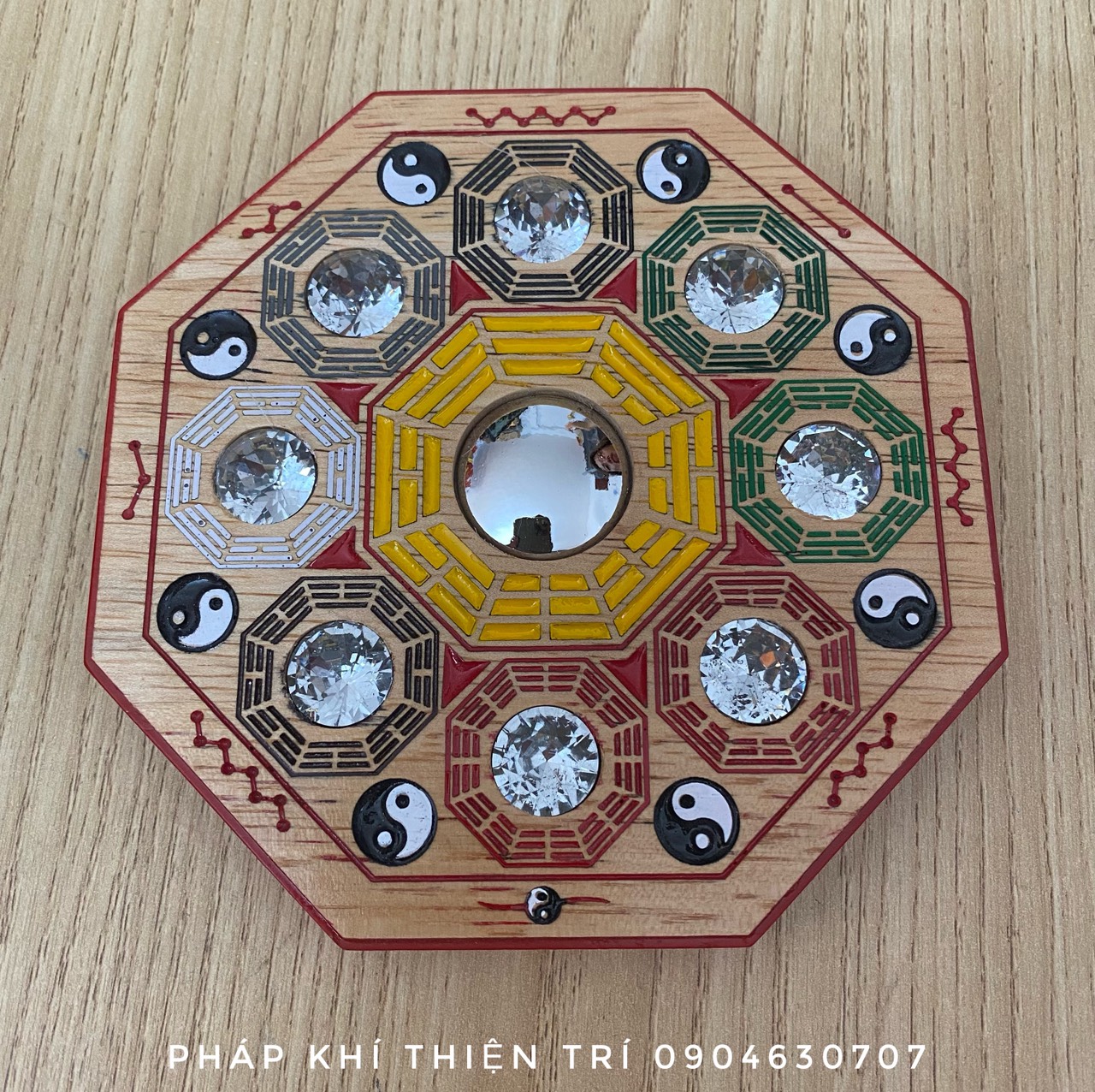 Gương bát quái gỗ