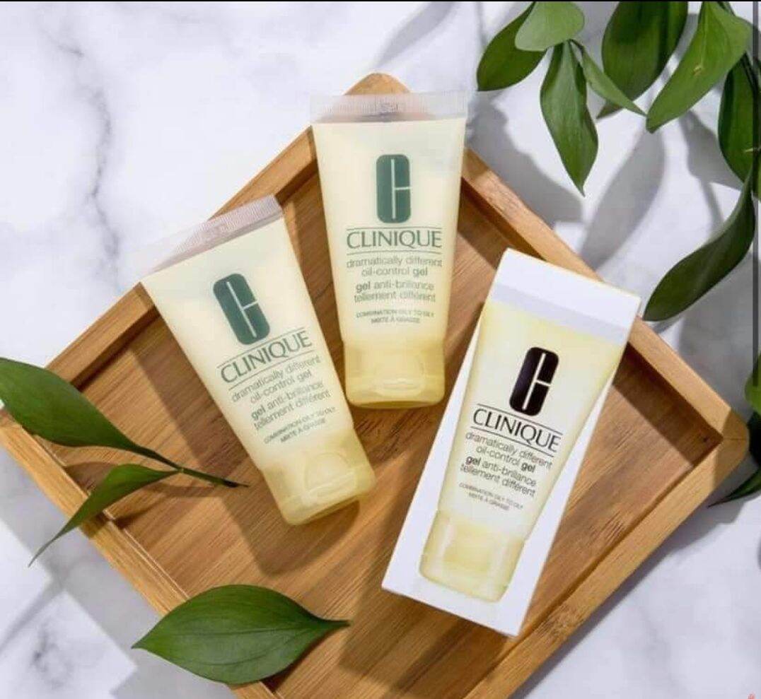Gel Dưỡng Ẩm Dành Cho Da Dầu, Hỗn Hợp Clinique Dramatically DifferentTM Oil