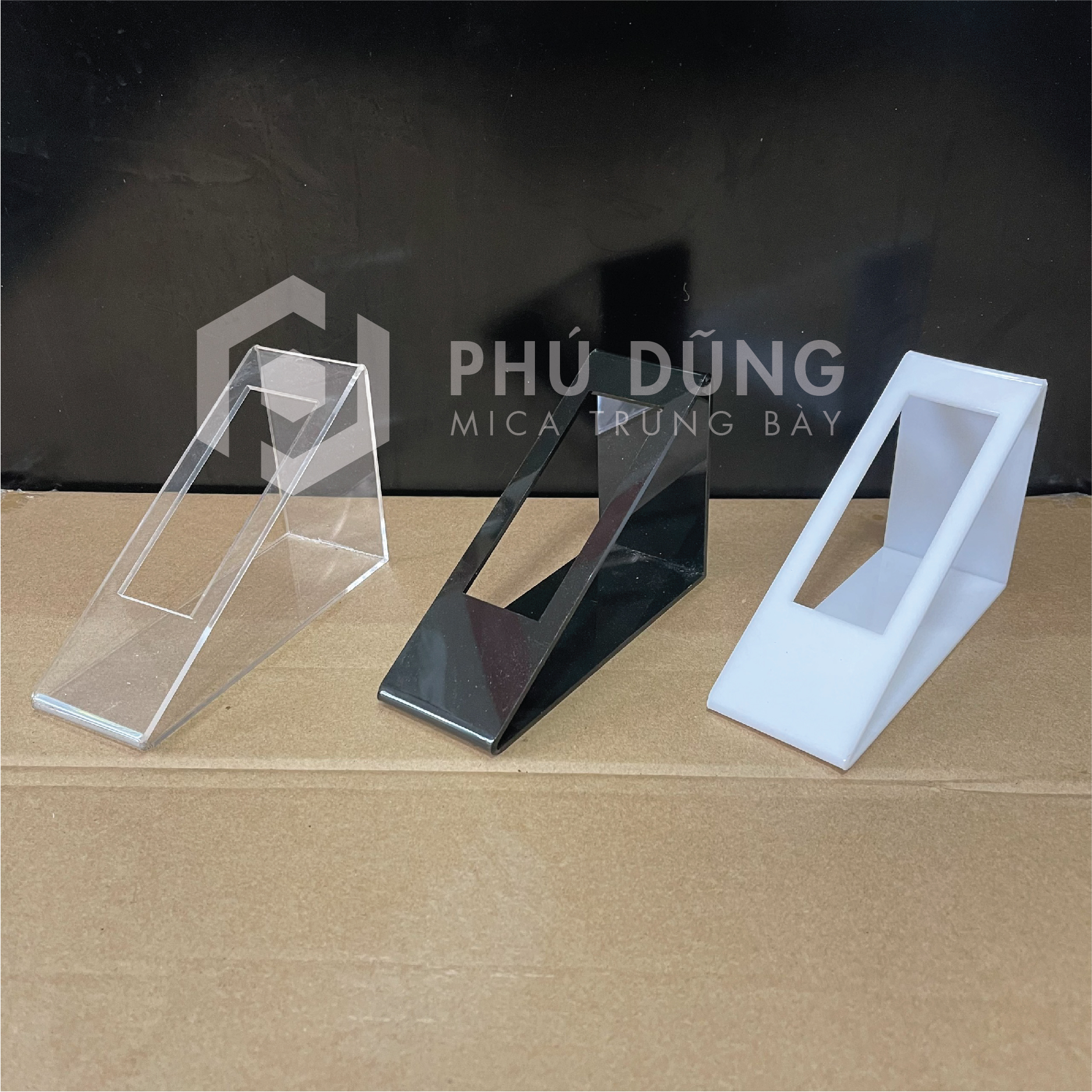 Kệ mica dây nịt màu trắng